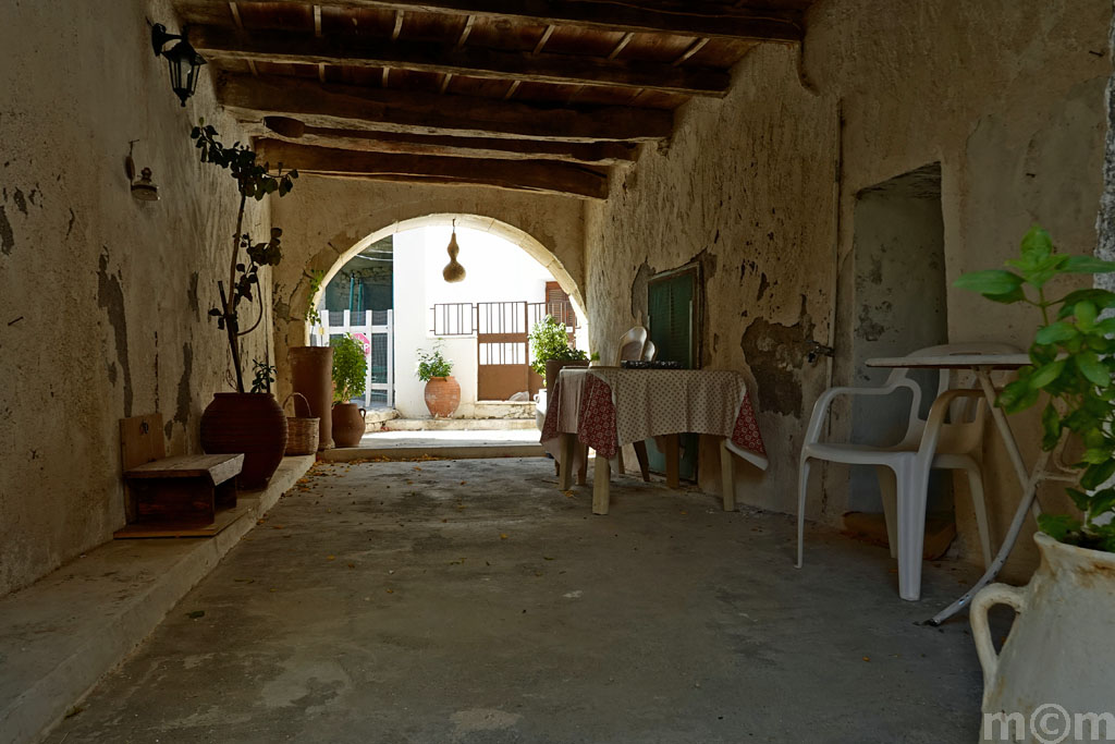 Crete Lassiti, Achladia