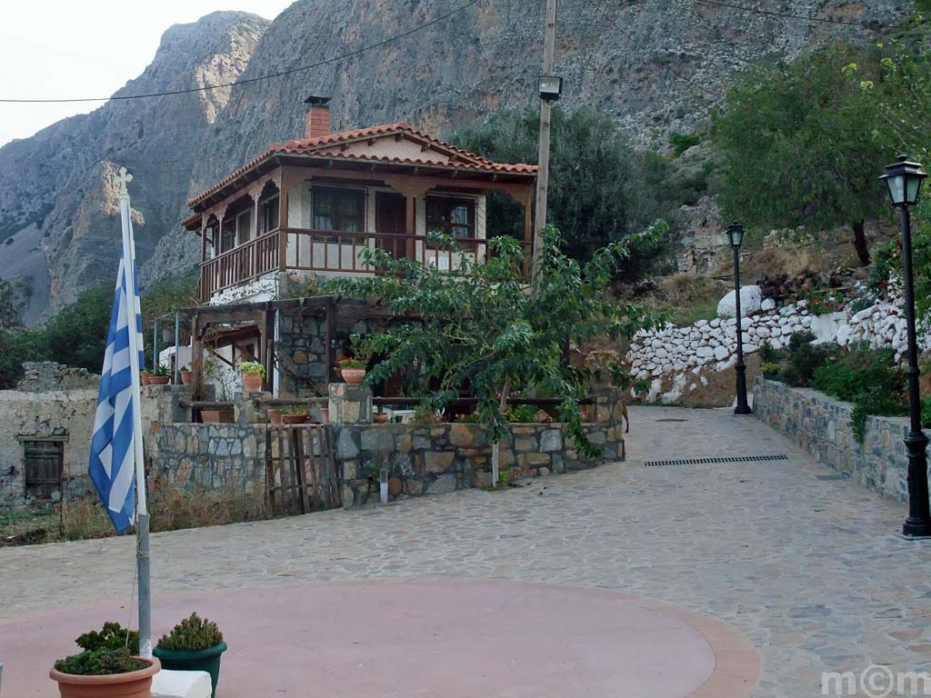 Crete Lassiti, Monastiraki