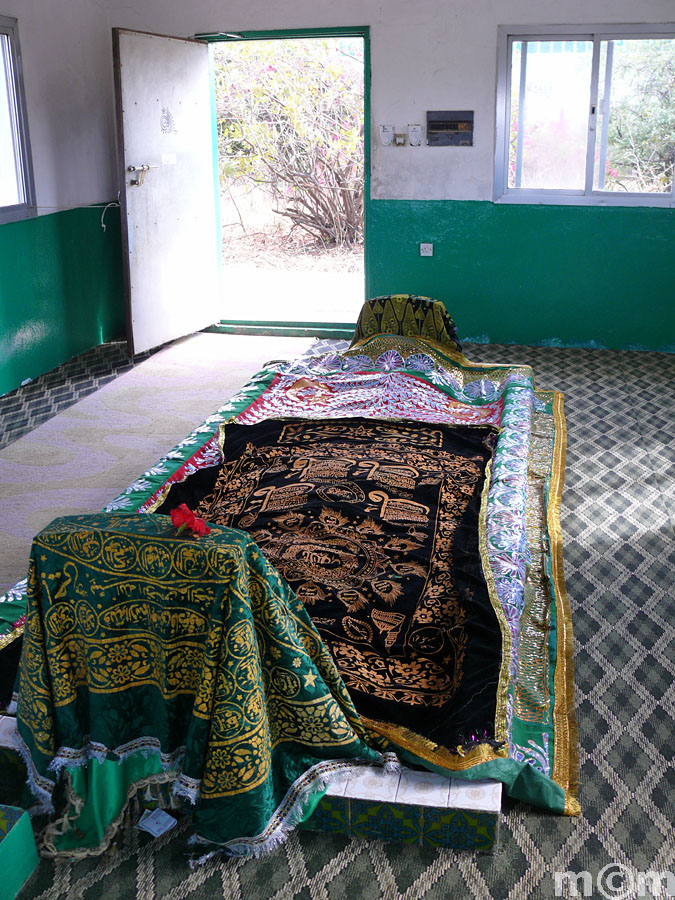 Oman, Dhofar, Nabi Ayoub's Tomb